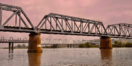 Murray bridge with water level