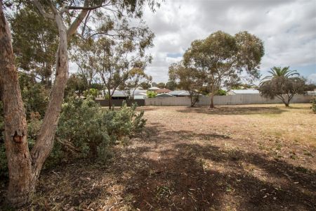 Myrtle Avenue Reserve Space